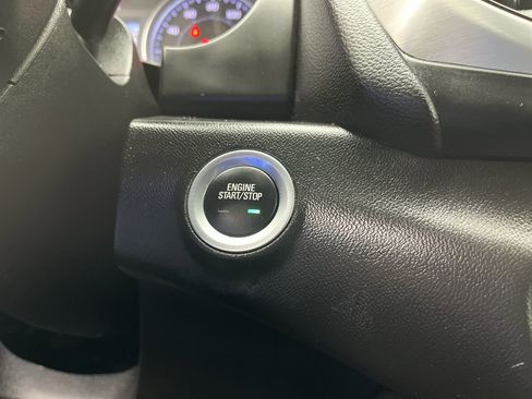 Used 2024 GMC Terrain SLT image 20