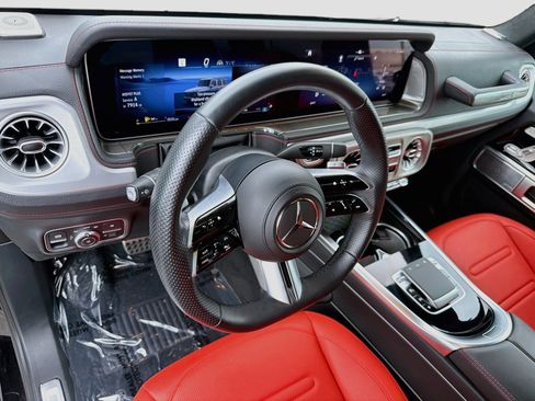 Used 2025 Mercedes-Benz G 550 image 25