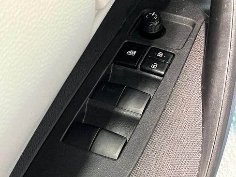 Used 2023 Toyota Corolla LE w/ Carpet Mat Package (TMS) FWD image 31