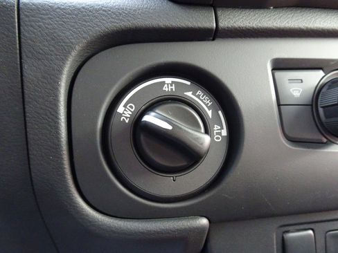 Used 2025 Nissan Frontier PRO-4X image 21