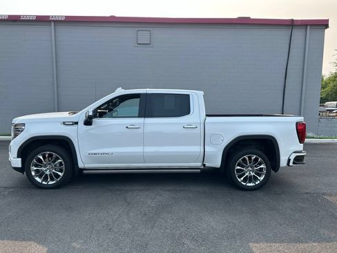 Used 2023 GMC Sierra 1500 Denali w/ Denali Reserve Package AWD/4WD image 8
