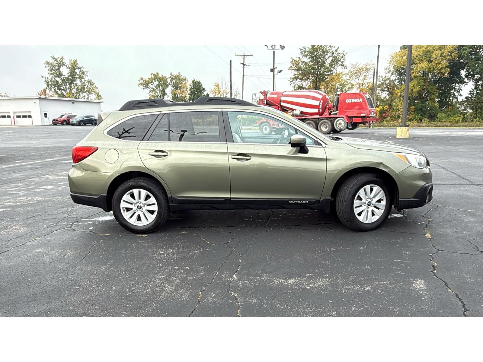 Used 2017 Subaru Outback 2.5i Premium AWD/4WD image 10