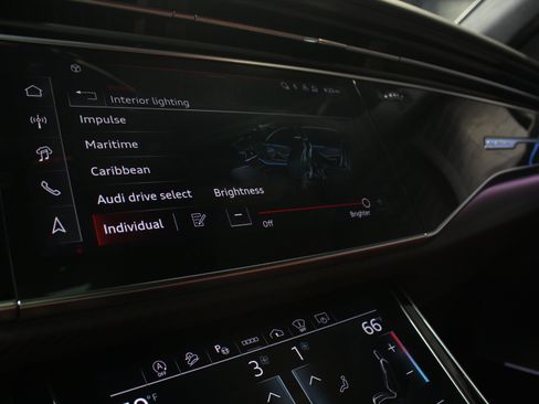 Used 2024 Audi SQ8 Prestige AWD/4WD image 67