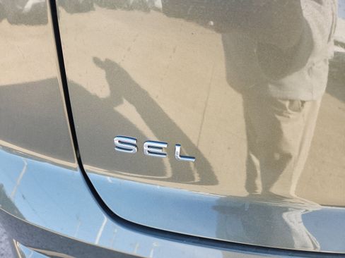 New 2026 Volkswagen Atlas Cross Sport SEL Premium R-Line image 5