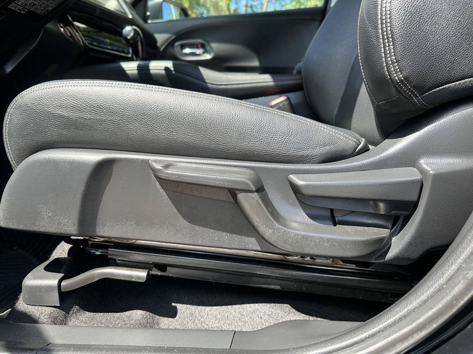 Used 2021 Honda HR-V EX-L image 23
