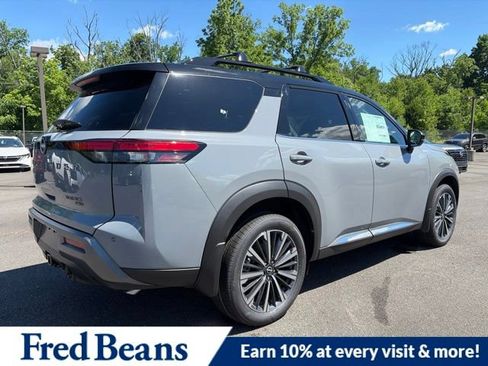New 2026 Nissan Pathfinder Platinum AWD/4WD image 9
