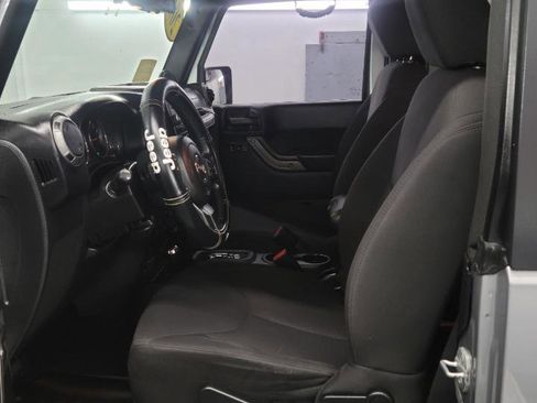 Used 2013 Jeep Wrangler Sport image 7