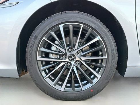 New 2025 Lexus ES 350 w/ Premium Package image 42