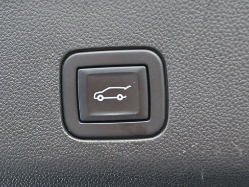 Used 2021 Chevrolet Tahoe RST w/ Luxury Package AWD/4WD image 11