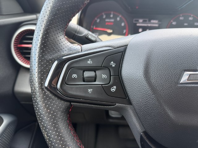 Used 2025 Chevrolet Trax RS w/ Driver Confidence Package FWD image 24