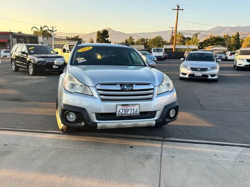 Used 2013 Subaru Outback 2.5i Limited w/ Popular Pkg 3 image 3