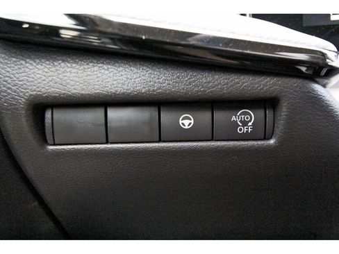 New 2026 Nissan Kicks SR image 14