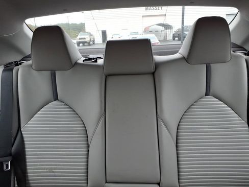 Used 2022 Toyota Camry SE w/ Cold Weather Package image 14