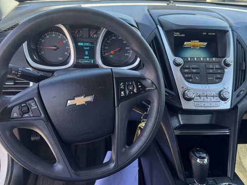Used 2017 Chevrolet Equinox LS FWD image 17