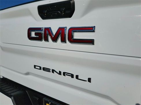 Used 2024 GMC Sierra 2500 Denali w/ Denali Reserve Package image 32