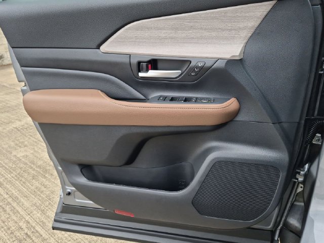 Certified 2026 Toyota Grand Highlander AWD image 15