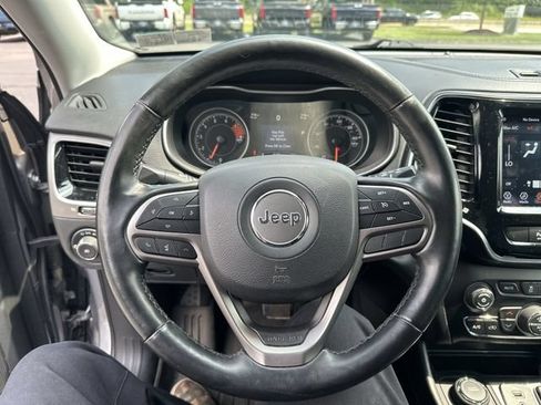 Used 2019 Jeep Cherokee Limited AWD/4WD image 13