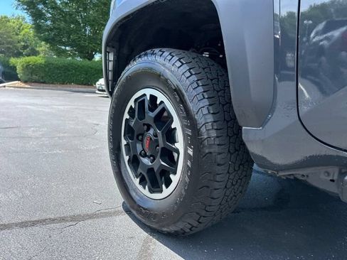 Used 2025 Toyota Tacoma TRD Off-Road AWD/4WD image 13