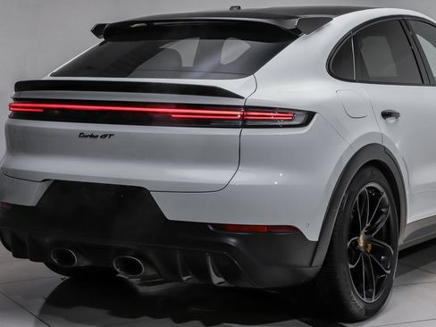 Used 2024 Porsche Cayenne Turbo GT image 4