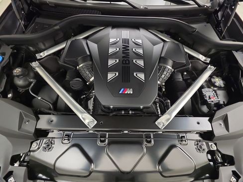New 2025 BMW X7 M60i w/ Climate Comfort Package AWD/4WD image 32