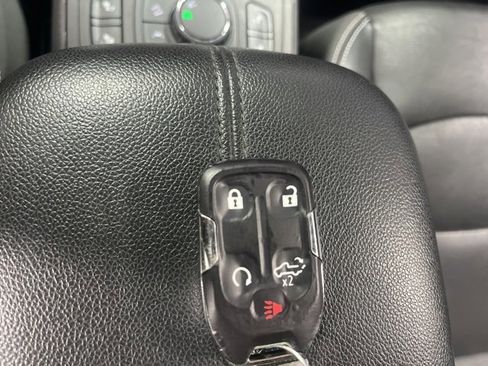 Used 2023 GMC Terrain SLT image 19