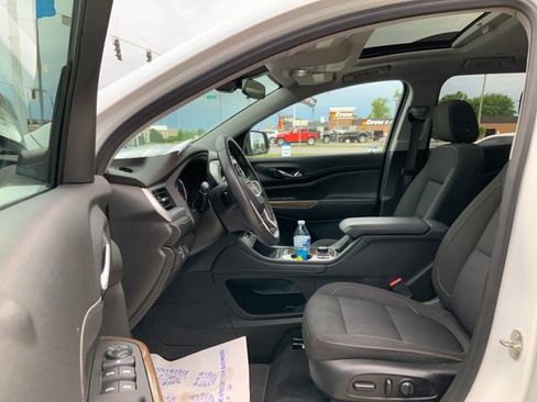 Used 2021 GMC Acadia SLE w/ Driver Convenience Package FWD image 15