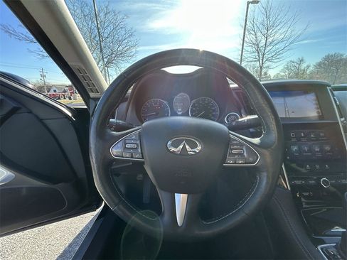 Used 2017 INFINITI Q50 3.0t Premium w/ Driver Assistance Package image 18