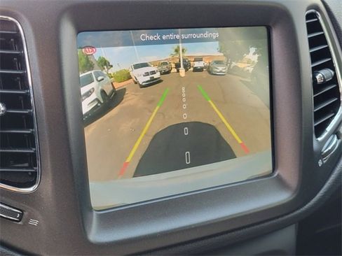 Used 2020 Jeep Compass Trailhawk image 22