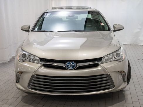 Used 2017 Toyota Camry XLE image 3