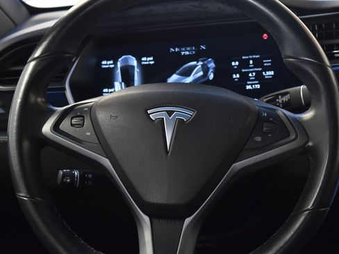 Used 2018 Tesla Model X 75D image 31