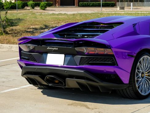 Used 2018 Lamborghini Aventador S AWD/4WD image 11