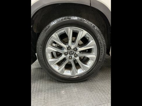 Used 2021 Toyota Highlander Limited image 31