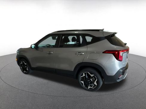 Used 2025 Kia Seltos S image 10