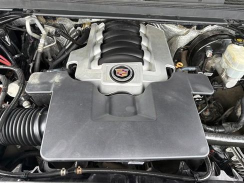 Used 2015 Cadillac Escalade Premium AWD/4WD image 31