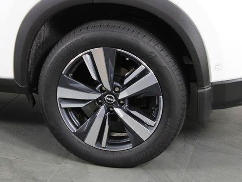 Certified 2024 Nissan Rogue SL FWD image 15