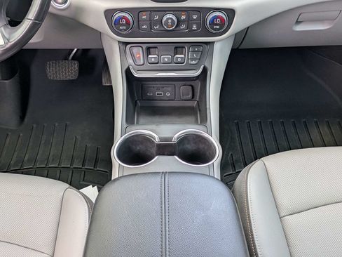 Used 2021 GMC Terrain SLT w/ Infotainment Package II FWD image 19