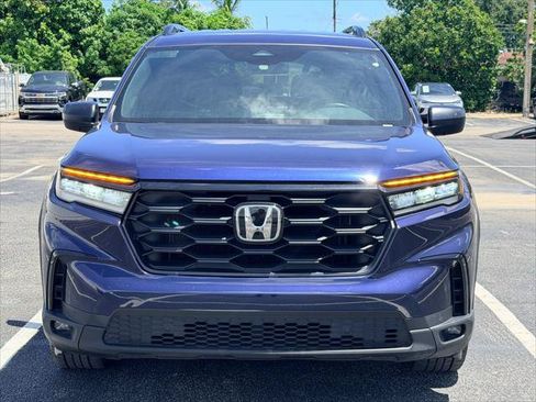 Used 2025 Honda Pilot Sport image 11