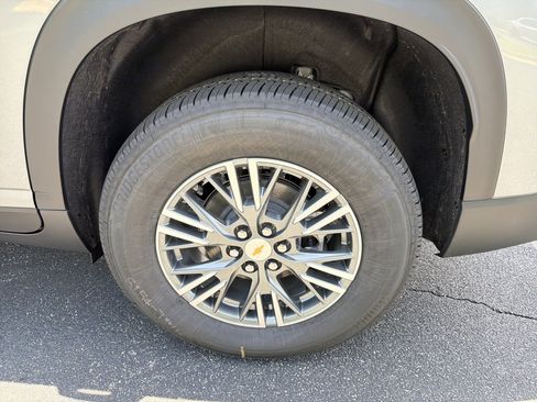 New 2026 Chevrolet Traverse LT w/ LPO, Floor Liner Package FWD image 21