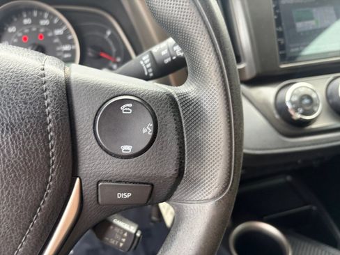 Used 2014 Toyota RAV4 LE AWD/4WD image 18
