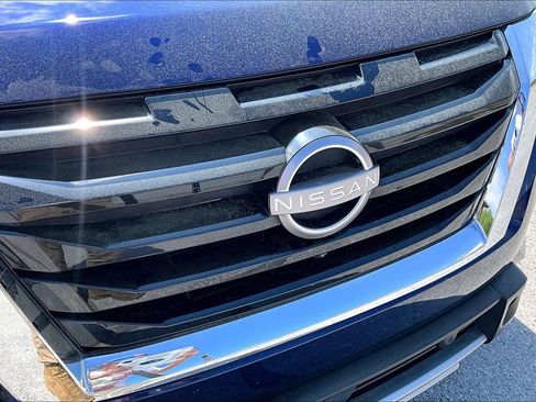 Used 2023 Nissan Pathfinder SL image 32