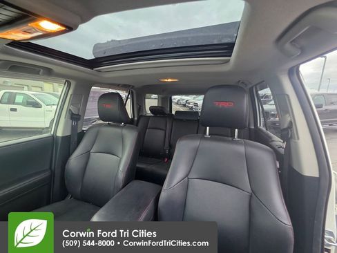 Used 2020 Toyota 4Runner Venture w/ Moonroof Package image 31