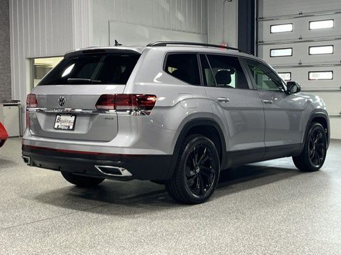 Used 2023 Volkswagen Atlas SE w/ Black Wheel Package AWD/4WD image 5
