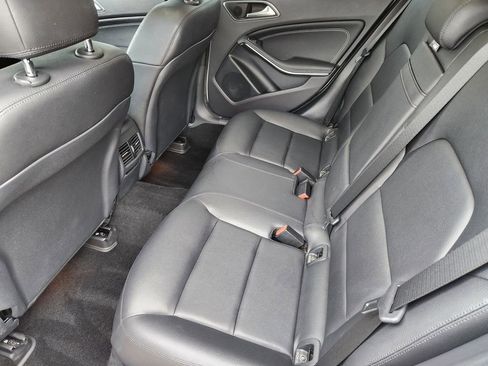 Used 2015 Mercedes-Benz GLA 250 4MATIC image 28