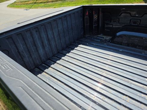 Used 2020 Chevrolet Silverado 1500 LT AWD/4WD image 6