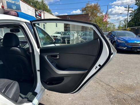 Used 2012 Hyundai Elantra Limited image 34