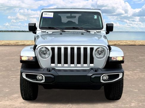Used 2023 Jeep Wrangler Unlimited Sahara w/ Dual Top Group AWD/4WD image 2