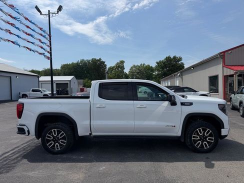 Used 2023 GMC Sierra 1500 AT4 w/ AT4 Preferred Package AWD/4WD image 3