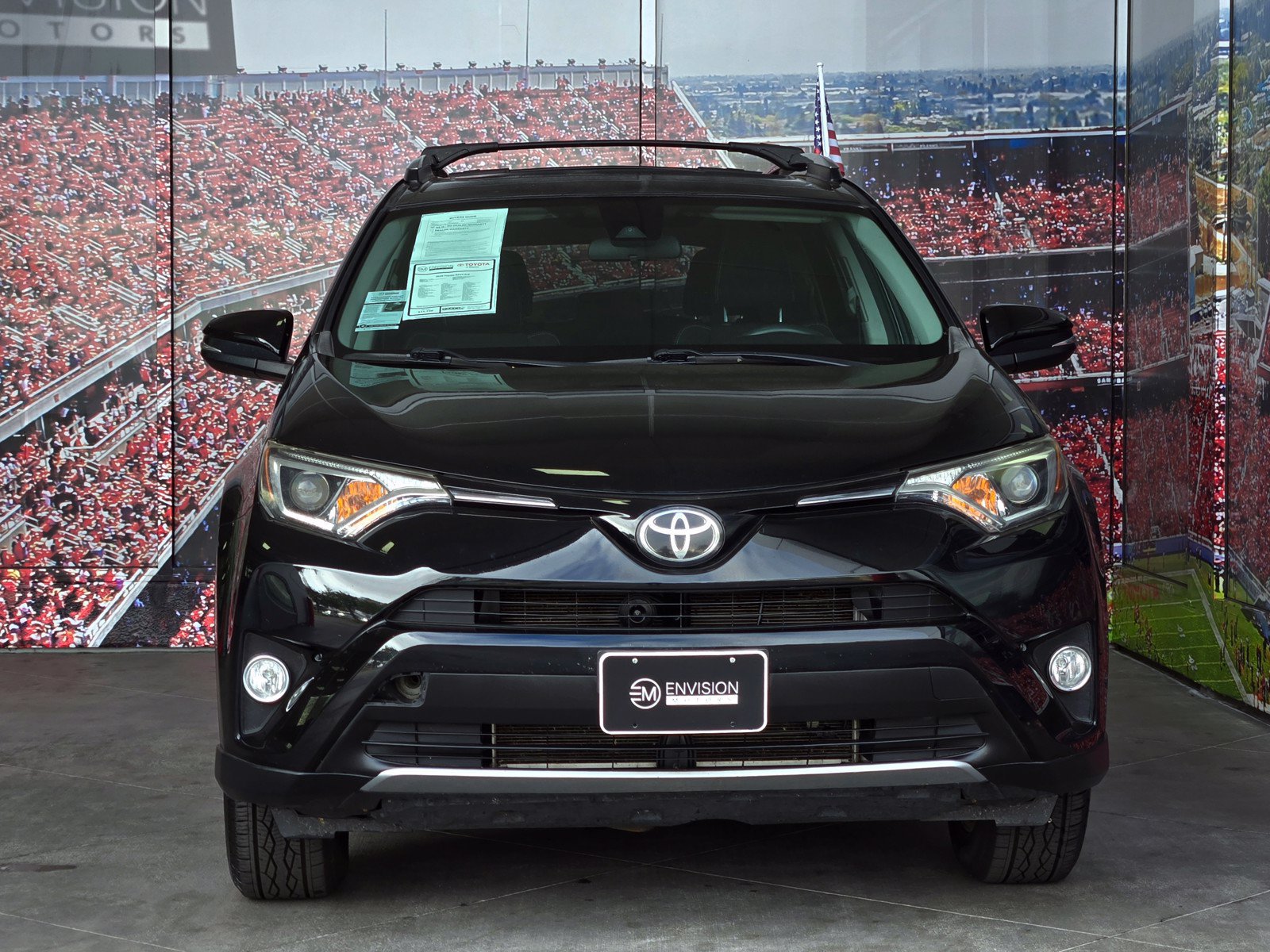 Used 2018 Toyota RAV4 XLE AWD/4WD image 3