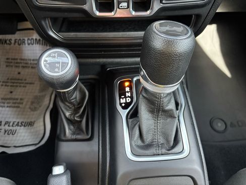 Used 2023 Jeep Wrangler Unlimited Sport image 25