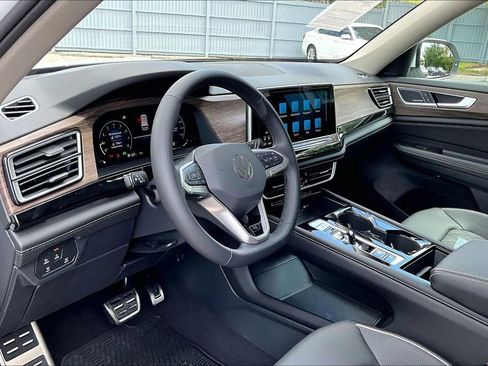 Certified 2026 Volkswagen Atlas SEL Premium R-Line AWD/4WD image 14